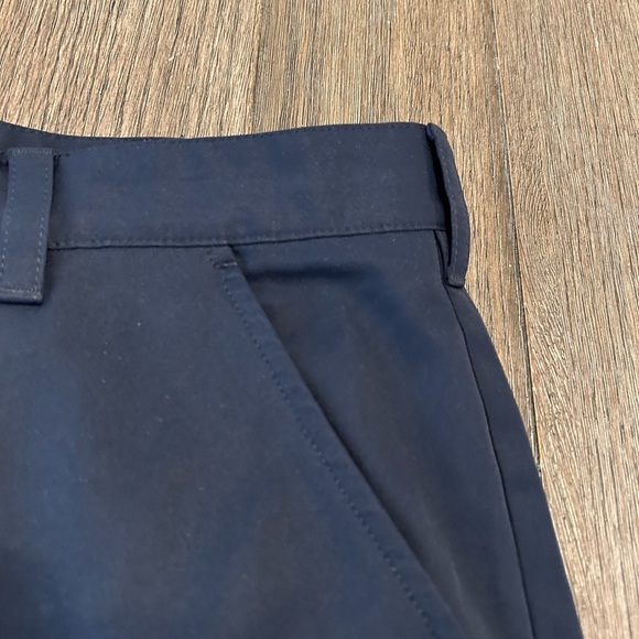 IZOD Men’s Micro Poly Classic Fit Flat Front Golf Shorts. Size 38 - Picture 8 of 9